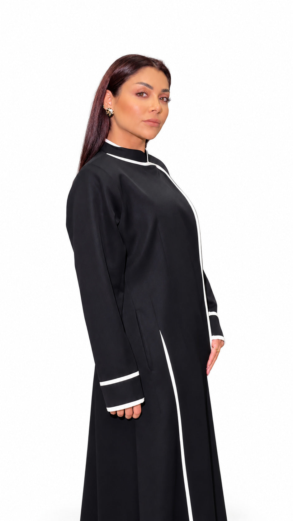 Monochrome Piping on white background — view 2